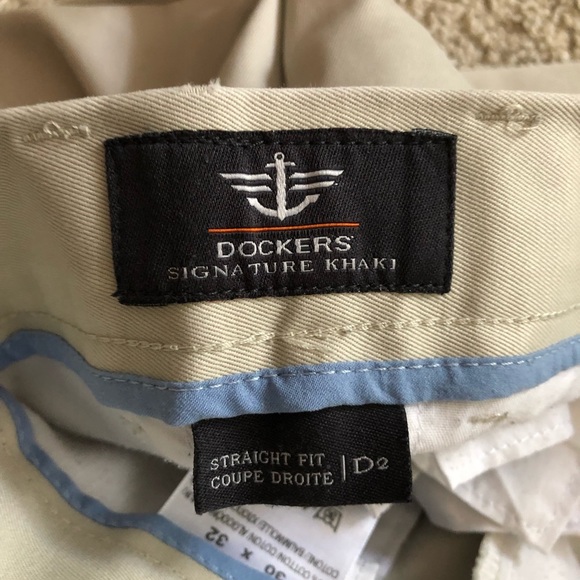 Dockers Signature Kakhi Pants - Picture 4 of 4